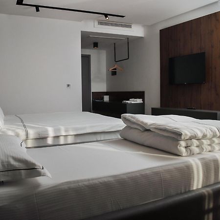 Triumf Hotel Призрен Экстерьер фото