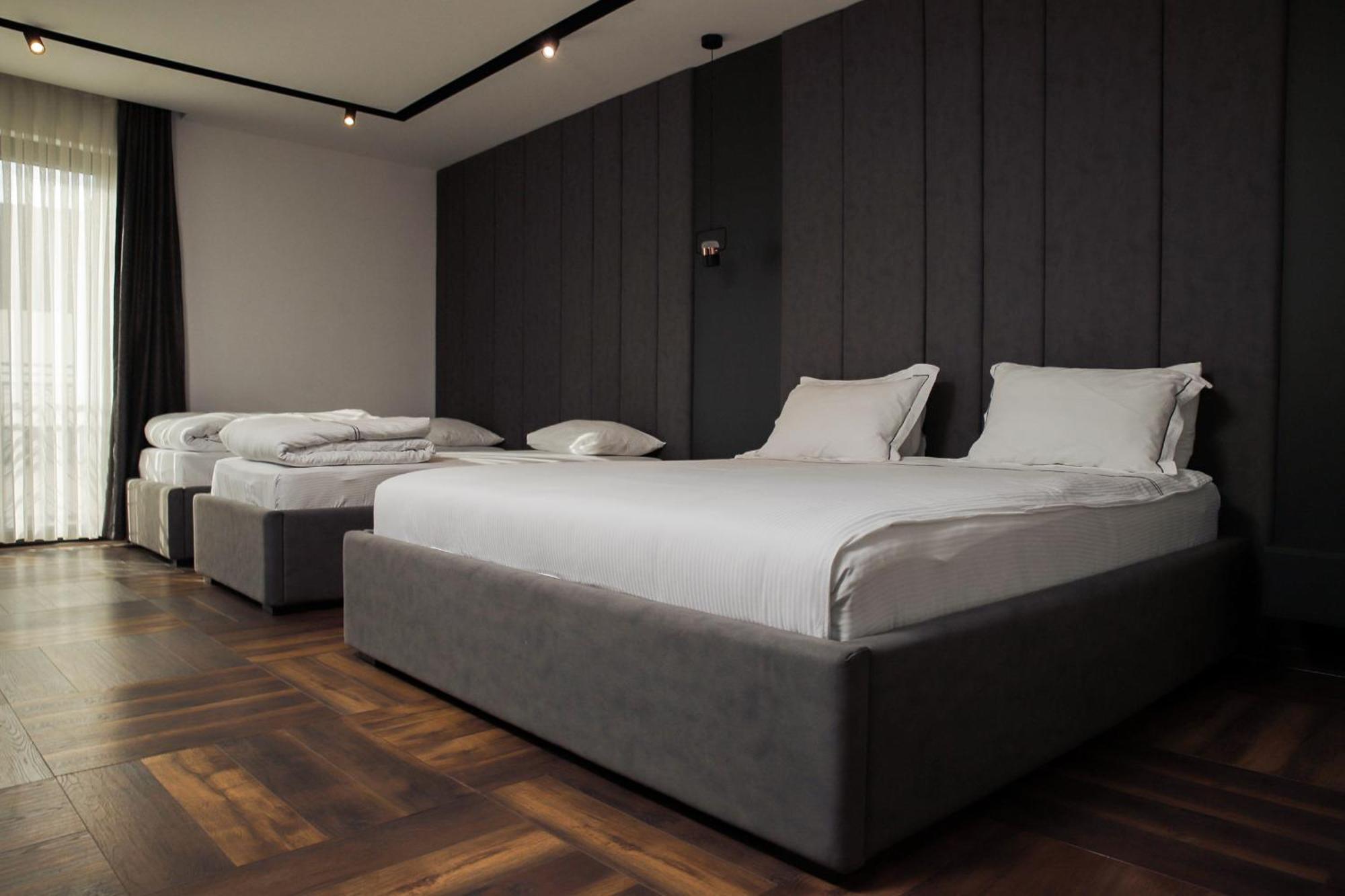 Triumf Hotel Призрен Экстерьер фото